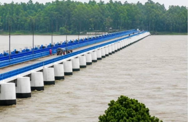 উজানের ঢল ও ভারী বৃষ্টিতে তিস্তা উত্তাল
